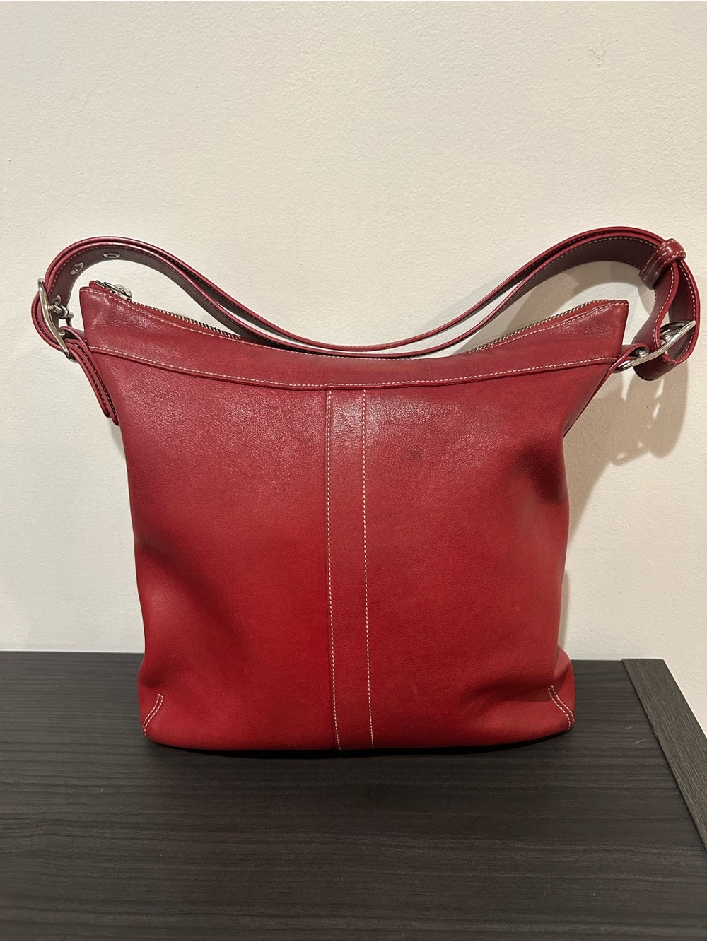 Coach Vintage Classic Red
Leather Slim Gallery
Legacy Messenger bag EUC